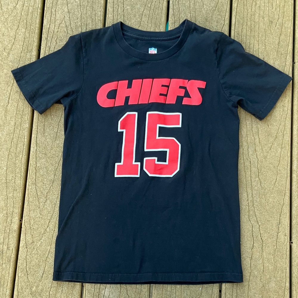 NFL Chiefs #15 Mahones T Shirt Black and Red, Kids Size Medium 10/12